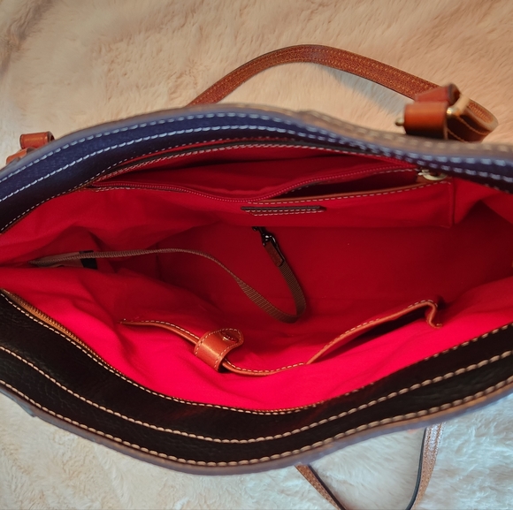 Dooney and Bourke Purse - Picture 3 of 7